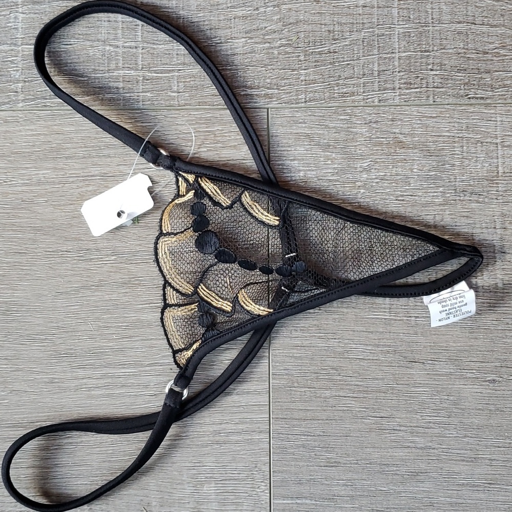 NWT Geisha knicker Black/Gold with string back. Size Medium